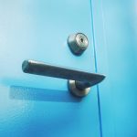 Alles wat je moet weten over deuren: Optimaliseer met deurbeslag en deurstoppers